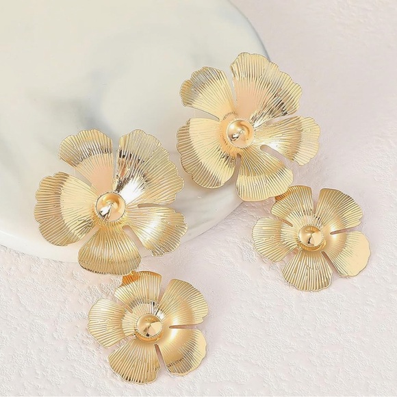 Double Flower Gold Drop Eearrings - Picture 6 of 17